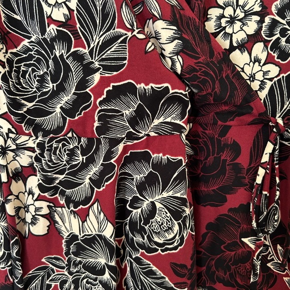 Quarter sleeve wrap dress - Picture 2 of 2